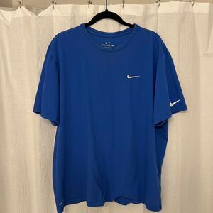Nike Men's Blue T-shirt